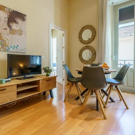 Bright Two-Bedroom Apartment In The Historic Center Malaga Exterior photo