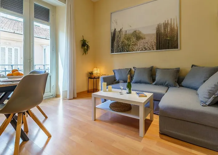 Bright Two-Bedroom Apartment In The Historic Center